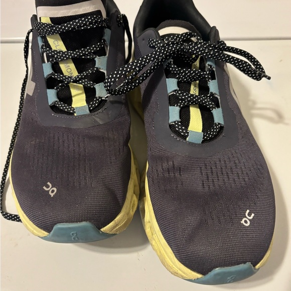 On Running Men's Black and Yellow Athletic Shoes - Picture 5 of 5